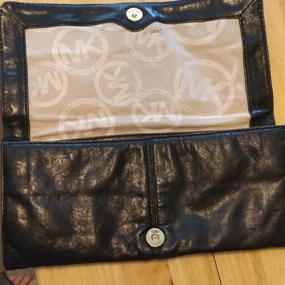 Michael Kors Black Leather Studded Clutch + drawstring protective case - Picture 3 of 4